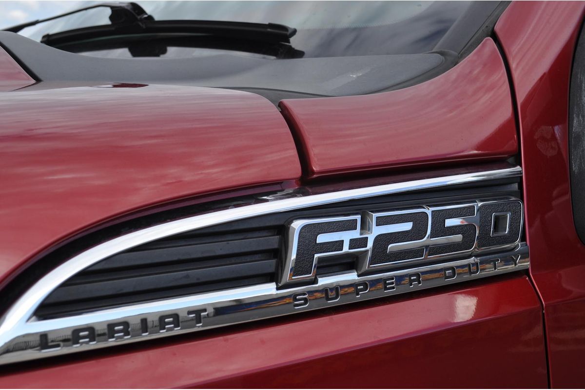 2016 Ford F250 Platinum 4X4 image 12