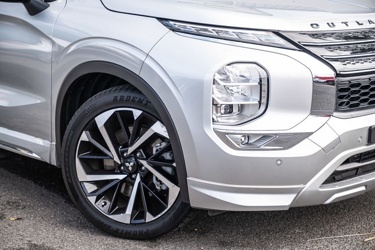 2021 Mitsubishi Outlander Exceed ZM