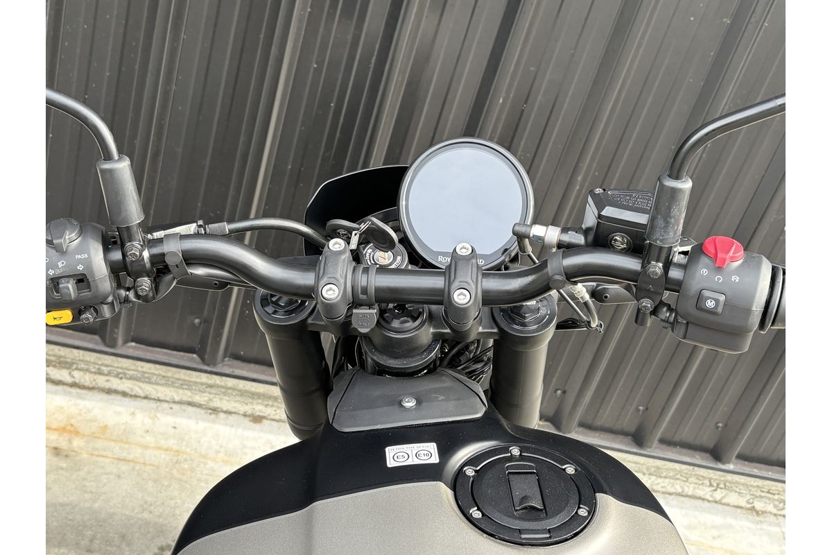 2026 Royal Enfield GUERRILLA 450 APEX BLACK
