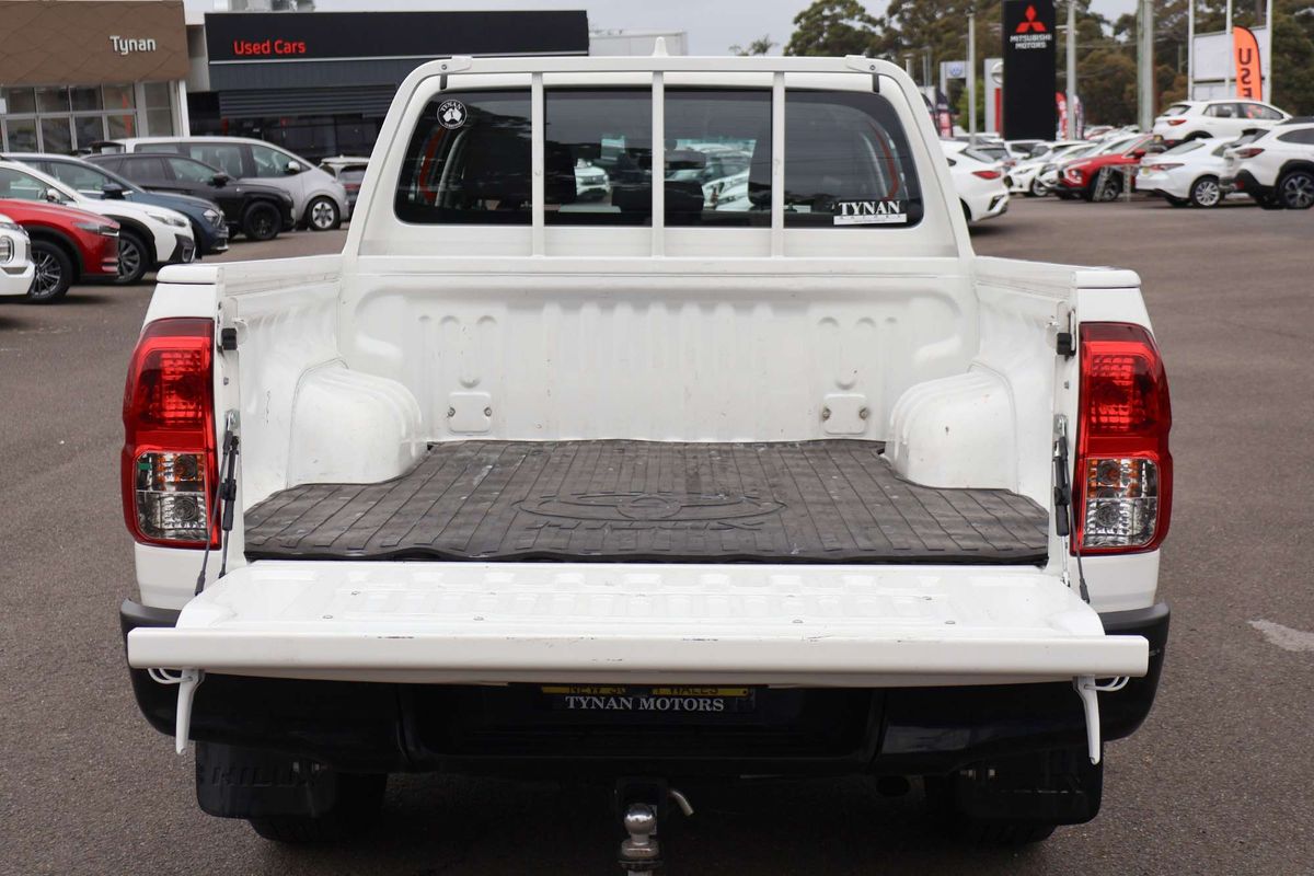 2025 Toyota Hilux SR GUN126R 4X4 image 13