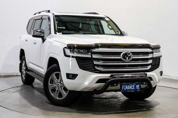 2023 Toyota Landcruiser Sahara FJA300R