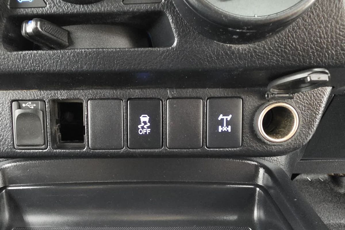 2019 Toyota Hilux SR GUN126R 4X4