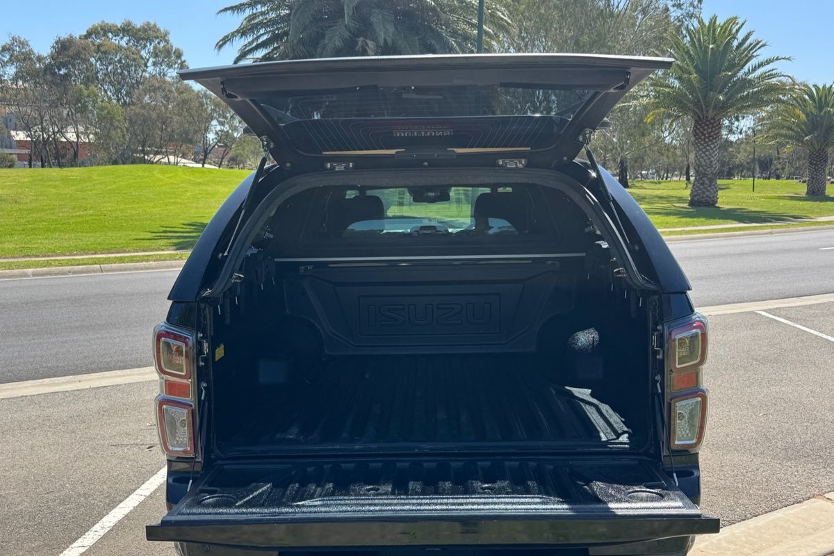 2022 Isuzu D-MAX X-TERRAIN 4X4