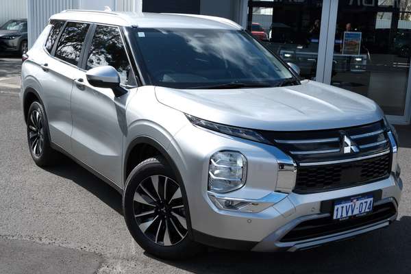 2025 Mitsubishi Outlander LS ZM