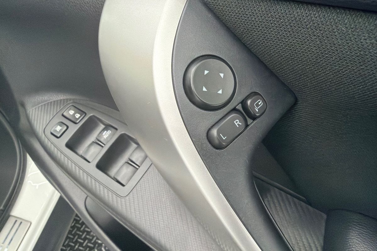 2018 Mitsubishi Eclipse Cross LS YA