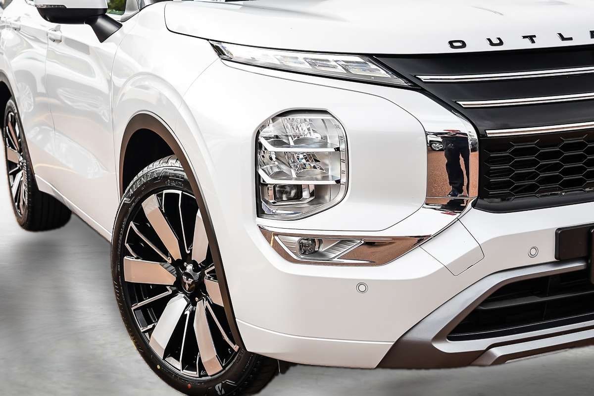 2025 Mitsubishi Outlander Exceed Tourer ZM