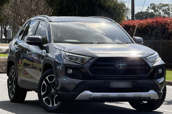 2020 Toyota RAV4 Edge AXAA54R