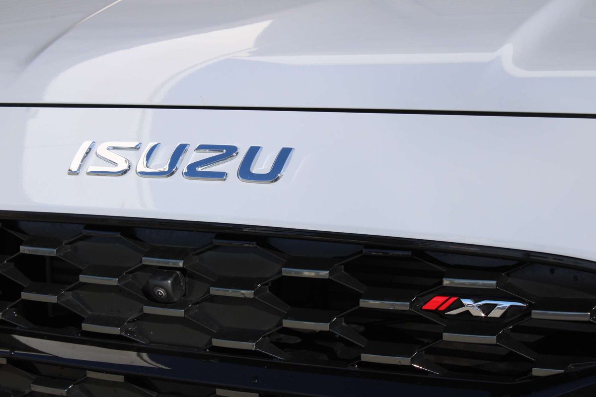 2026 Isuzu MU-X X-TERRAIN
