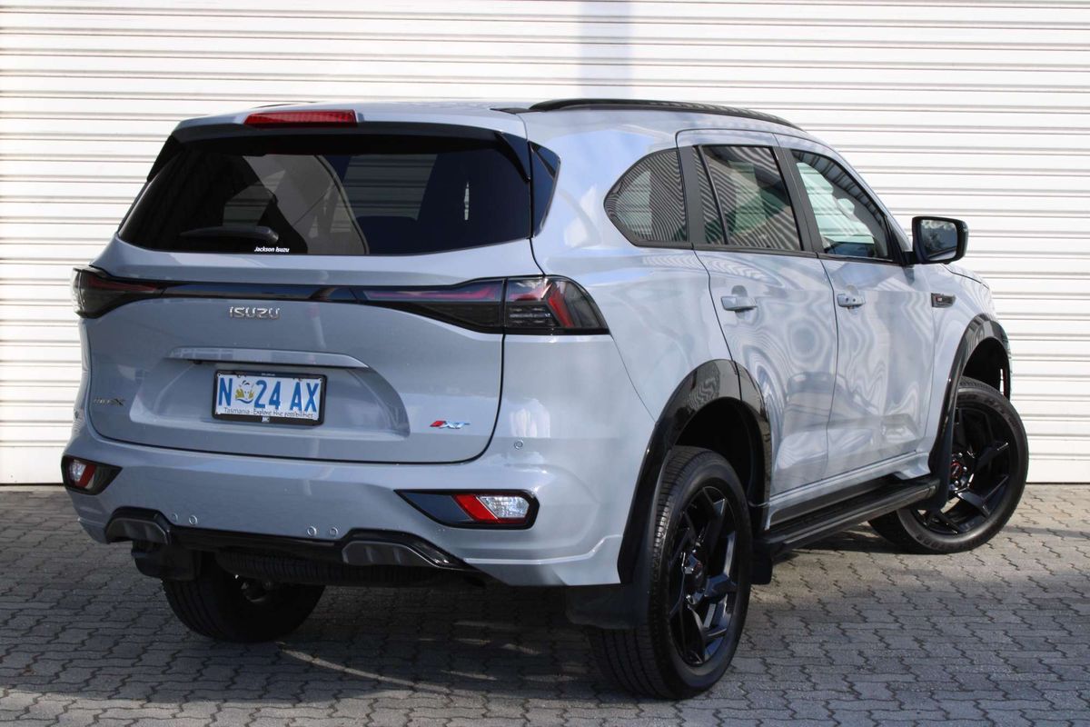 2026 Isuzu MU-X X-TERRAIN