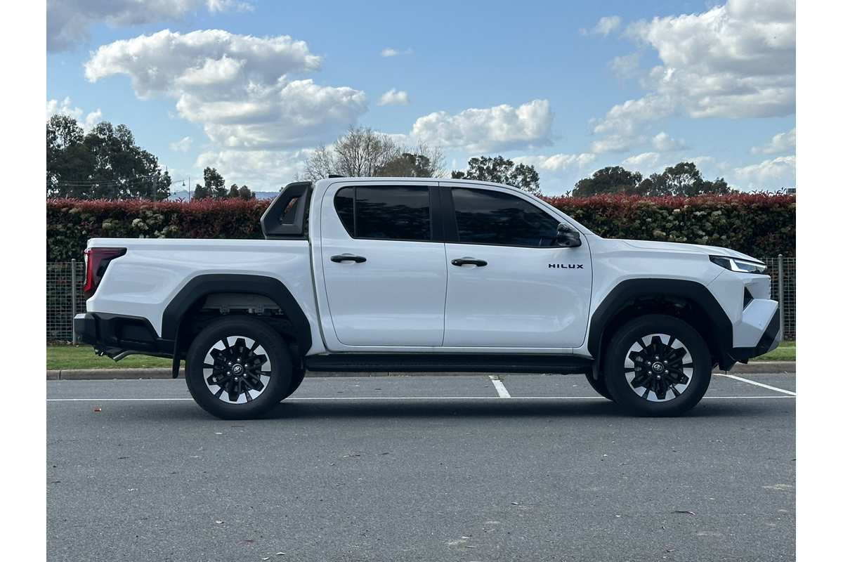 2026 Toyota Hilux SR5 48V GUN227R 4X4