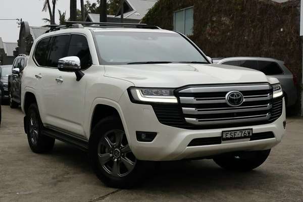 2022 Toyota Landcruiser Sahara FJA300R