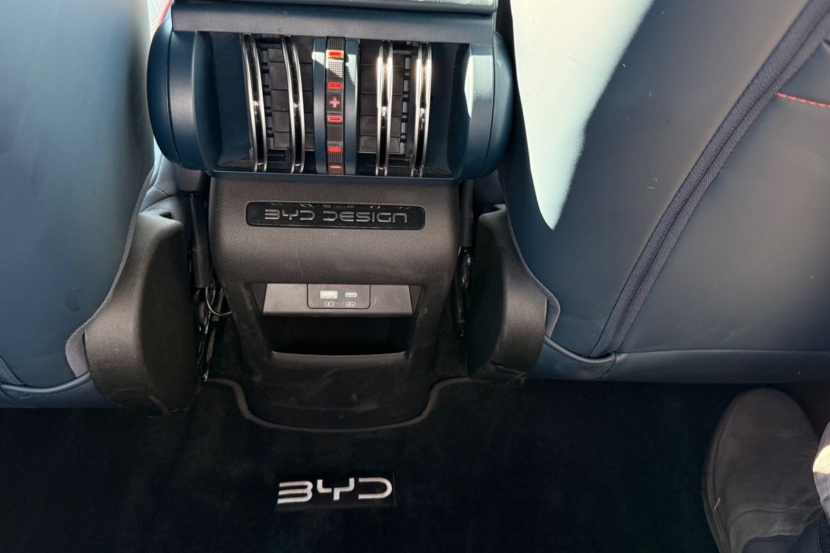 2024 BYD ATTO 3 Extended image 16