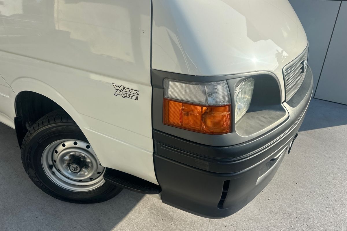 2004 Toyota Hiace RZH103R SWB
