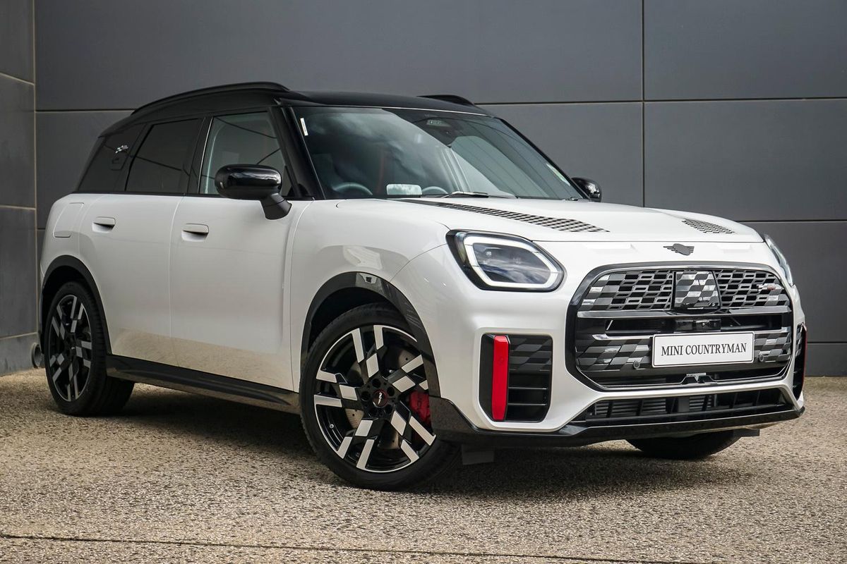 2026 MINI Countryman JCW Favoured U25
