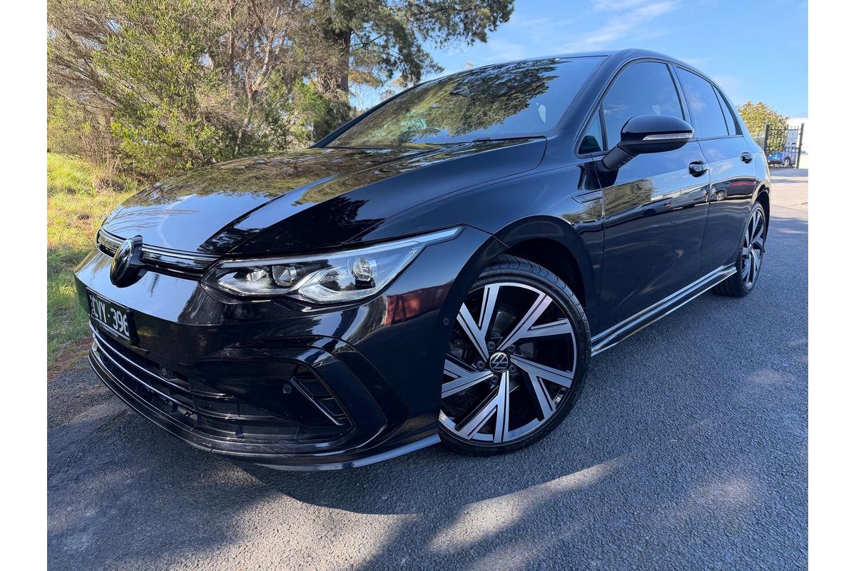 2023 Volkswagen Golf 110TSI R-Line 8