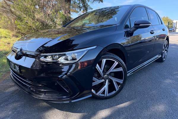 2023 Volkswagen Golf 110TSI R-Line 8