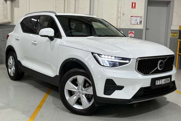 2025 Volvo XC40 Plus B4