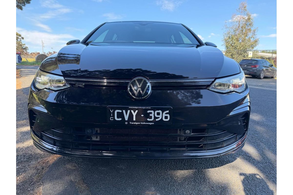 2023 Volkswagen Golf 110TSI R-Line 8