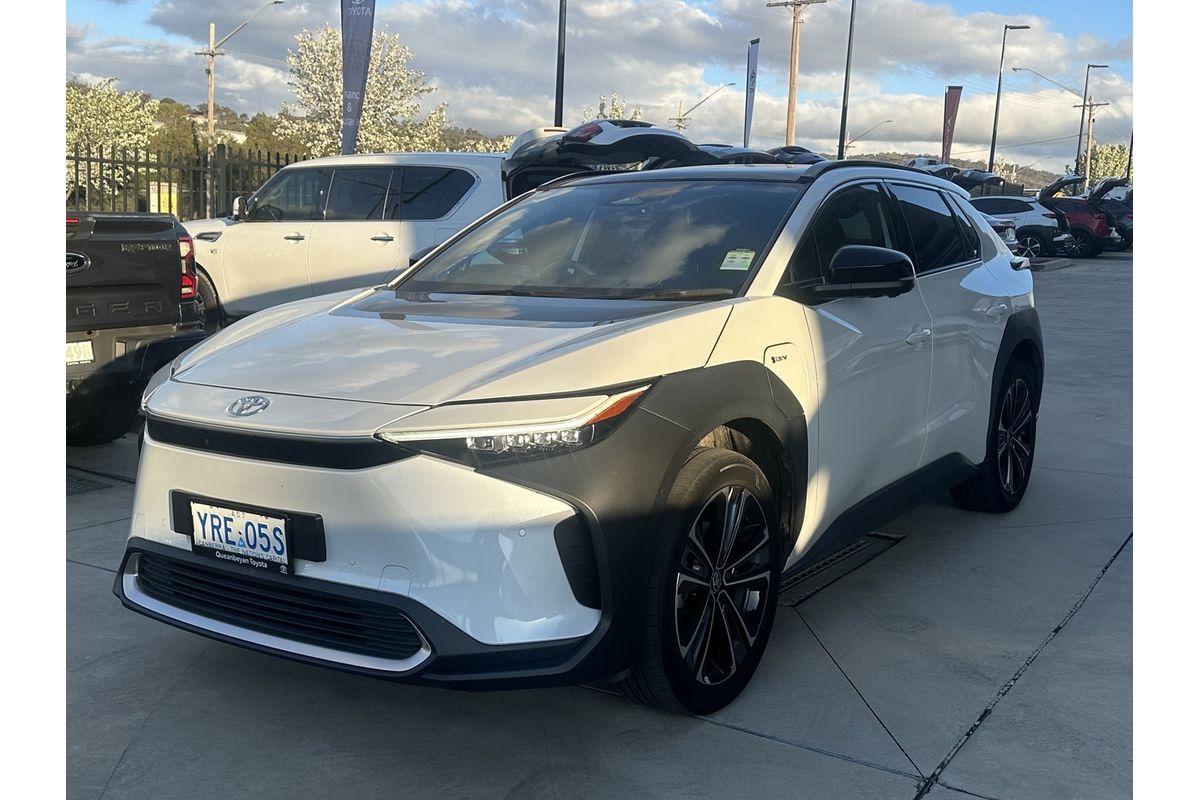 2024 Toyota bZ4X AWD YEAM15R