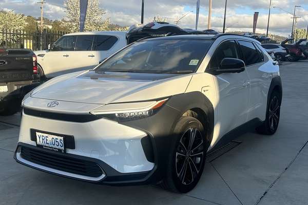 2024 Toyota bZ4X AWD YEAM15R