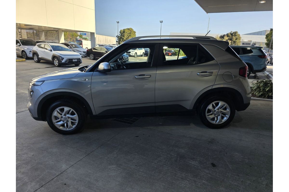 2026 Hyundai Venue QX.V5 image 4