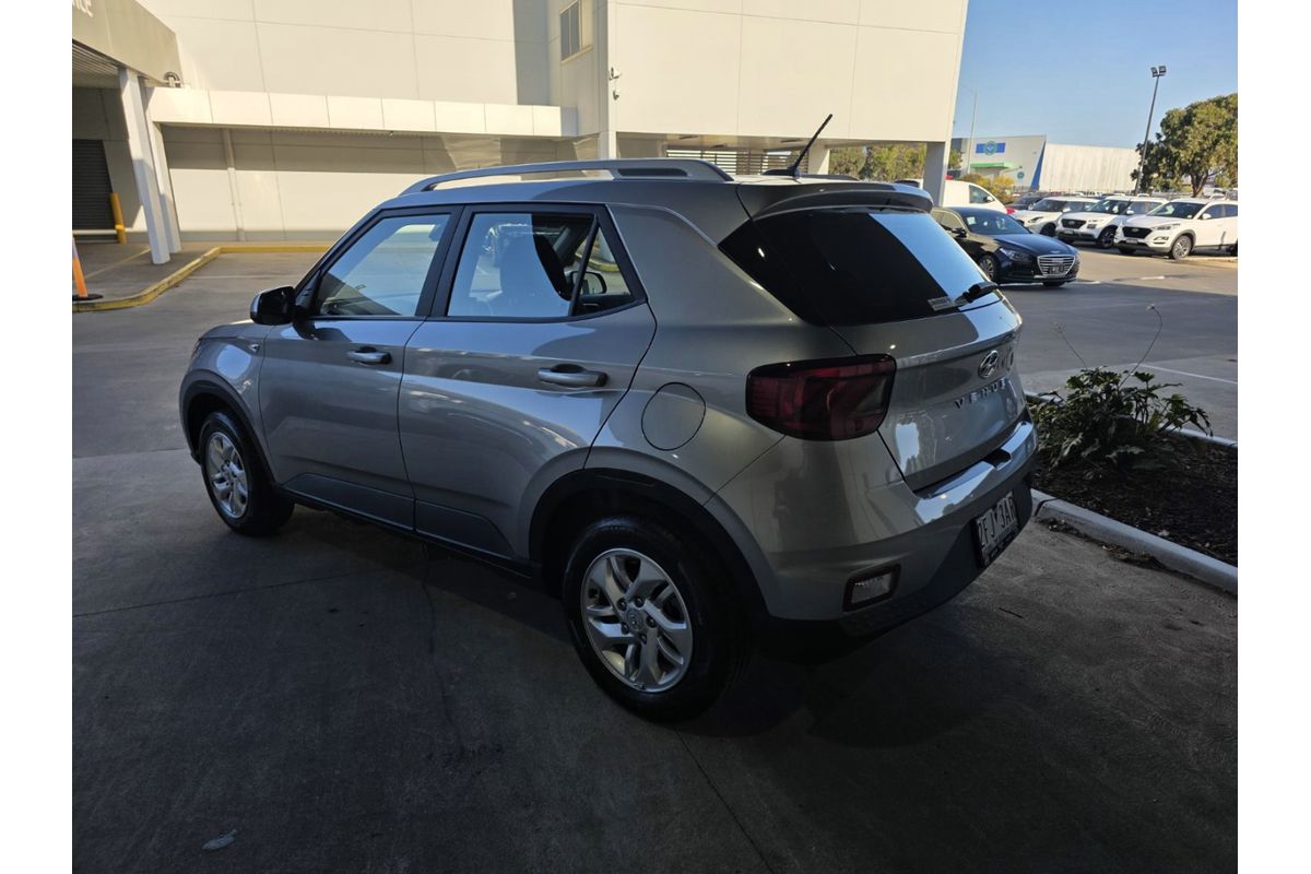2026 Hyundai Venue QX.V5 image 5