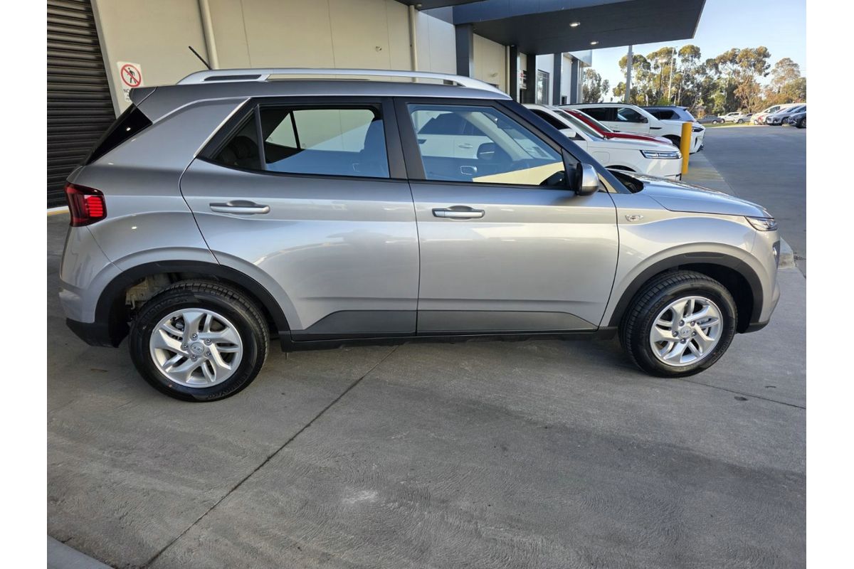 2026 Hyundai Venue QX.V5 image 8