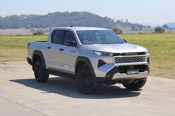 2025 Toyota Hilux SR 48V GUN126R 4X4