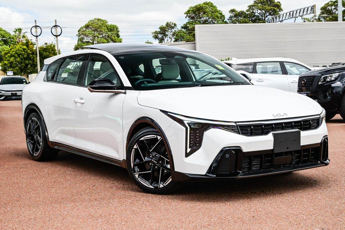2025 Kia K4 GT-Line CL4m