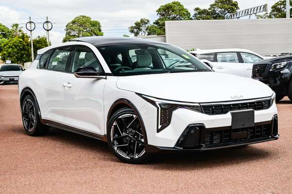 2025 Kia K4 GT-Line CL4m
