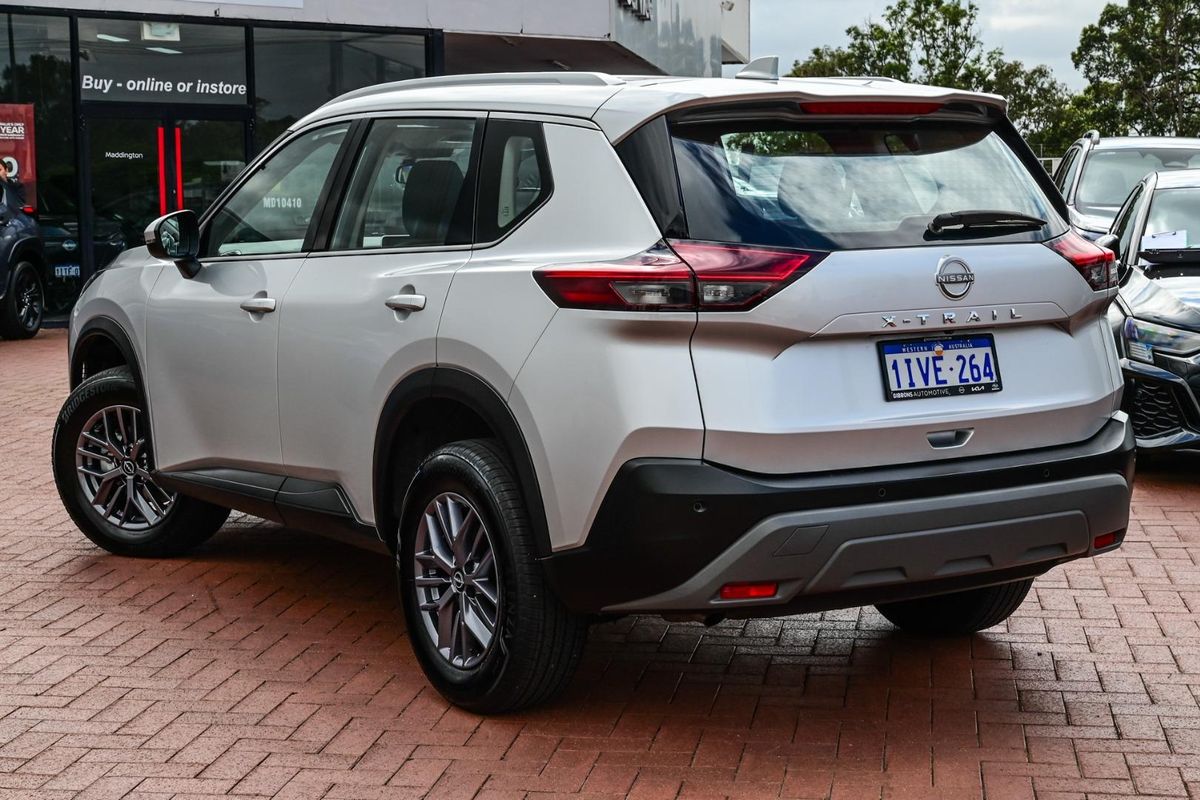 2025 Nissan X-TRAIL ST T33