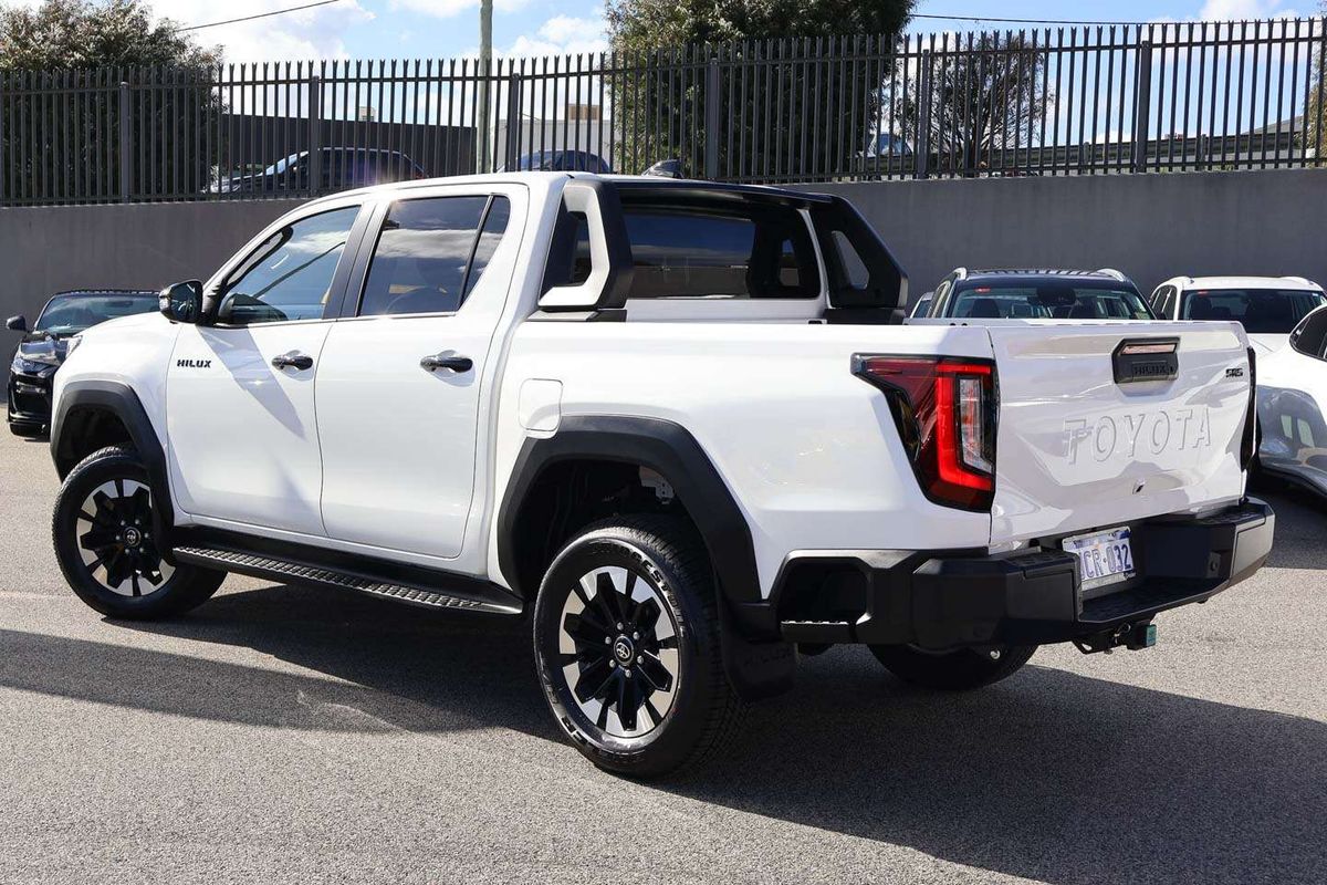 2026 Toyota Hilux SR5 48V GUN227R 4X4