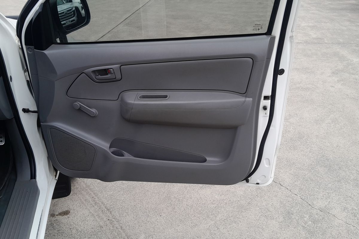 2006 Toyota Hilux WORKMATE TGN16R 06 UPGRADE REAR WHEEL DRIVE