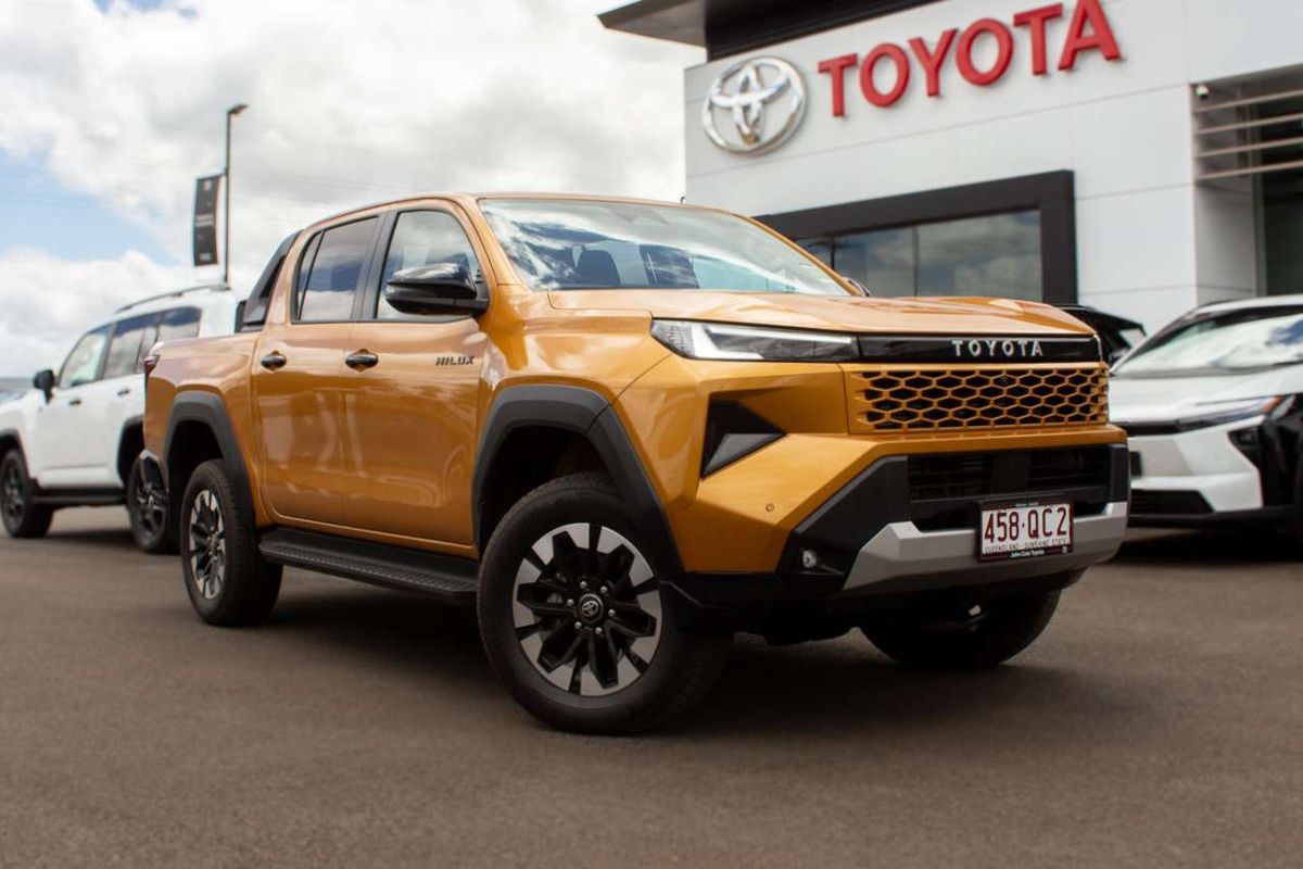 2026 Toyota Hilux SR5 48V GUN227R 4X4