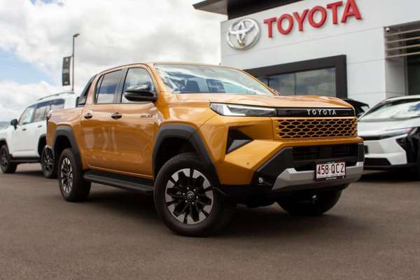 2026 Toyota Hilux SR5 XPN225R 4X4