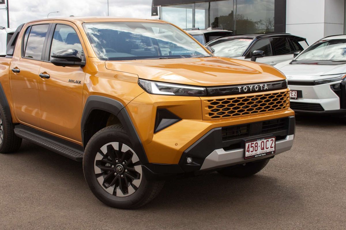 2026 Toyota Hilux SR5 48V GUN227R 4X4