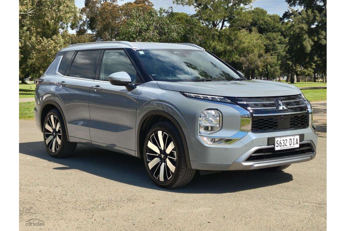 2025 Mitsubishi Outlander Exceed ZM