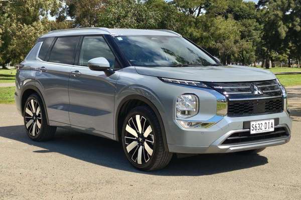 2025 Mitsubishi Outlander Exceed ZM