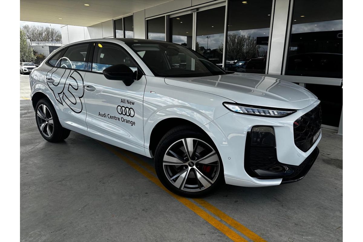 2025 Audi Q3 40 TFSI S line F3