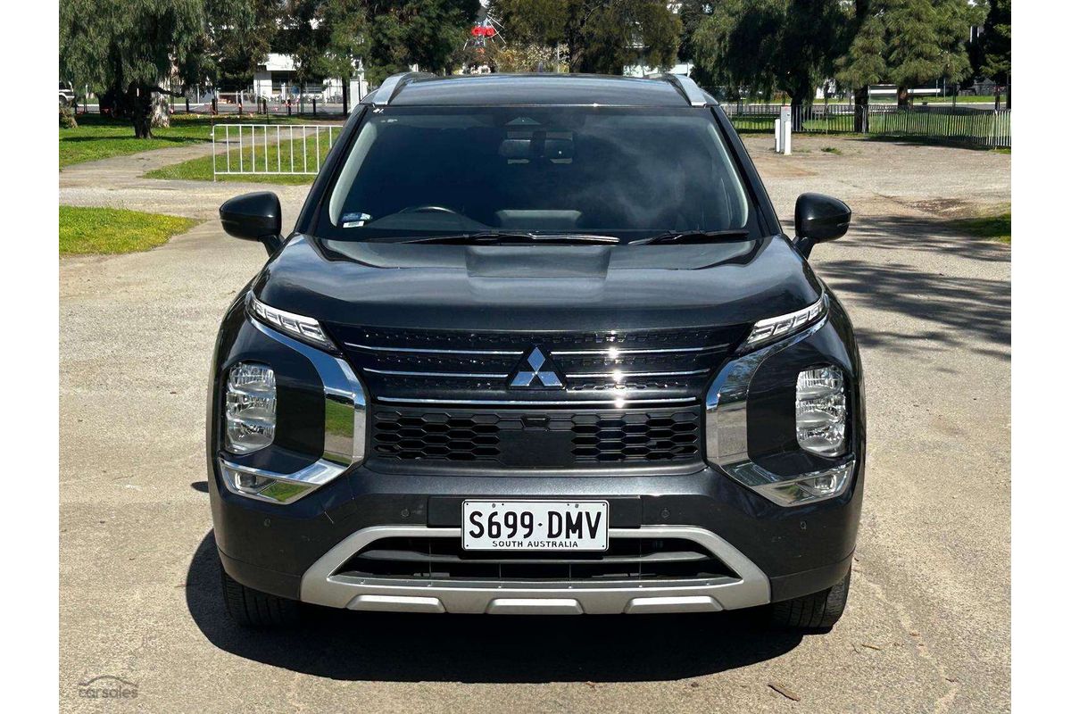 2024 Mitsubishi Outlander LS ZM