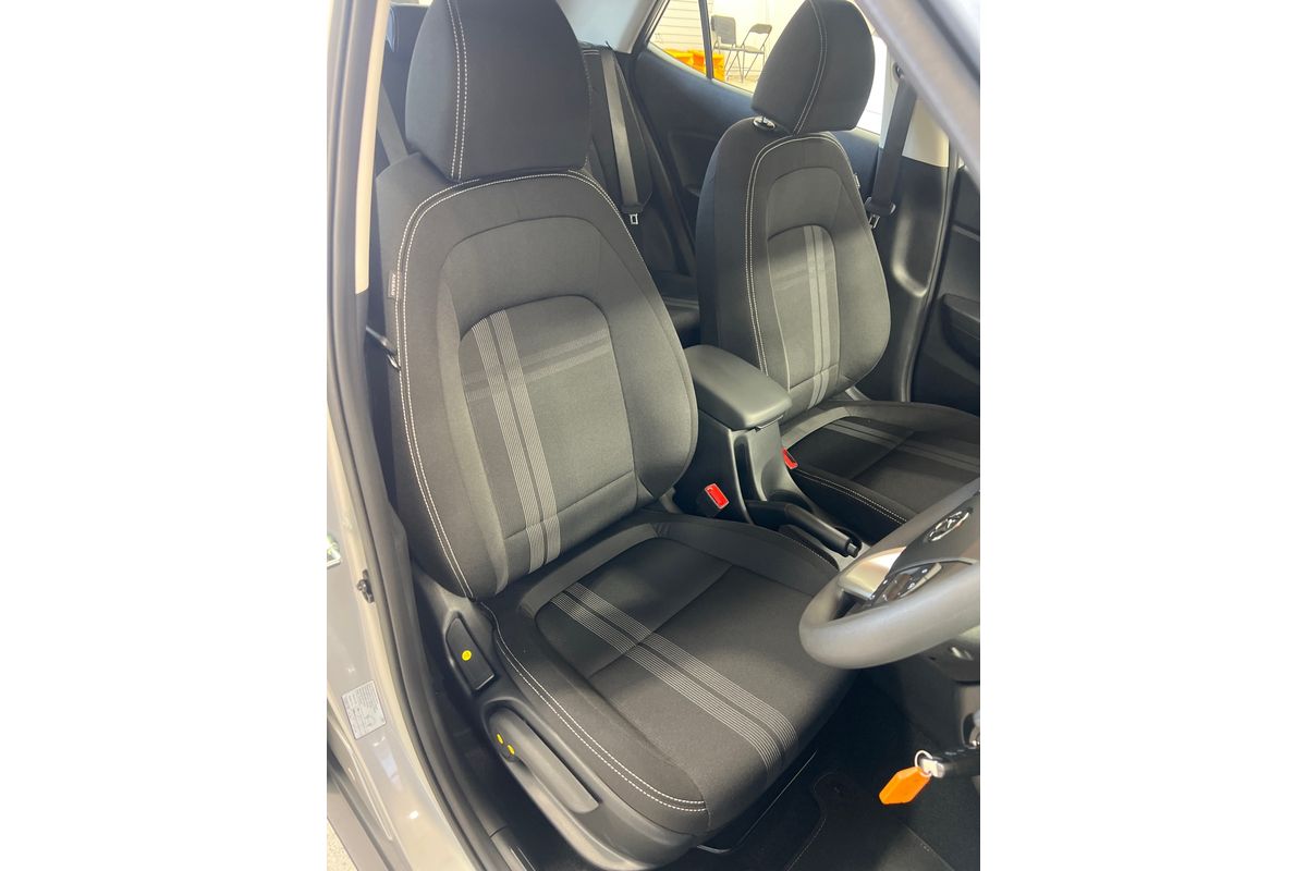 2026 Hyundai Venue QX.V5 image 12