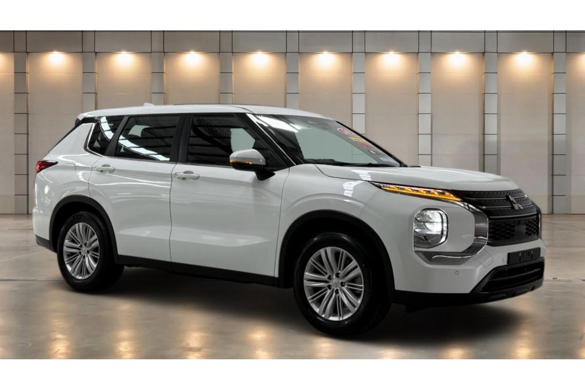 2024 Mitsubishi Outlander ES ZM
