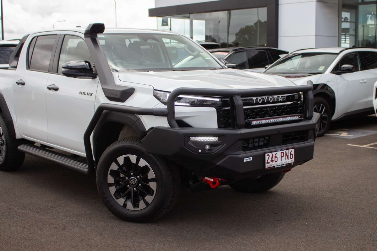 2025 Toyota Hilux SR5 48V GUN227R 4X4