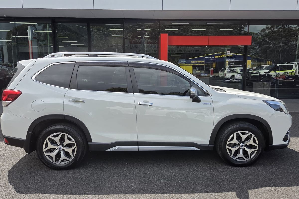 2022 Subaru Forester Hybrid L S5