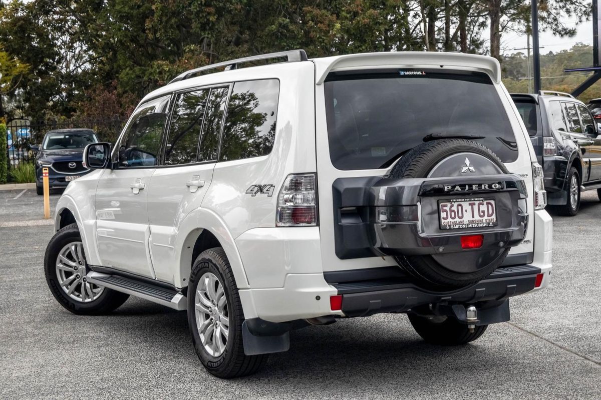 2013 Mitsubishi Pajero VR-X NW