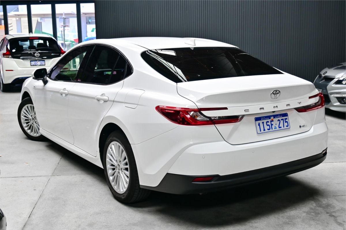 2025 Toyota Camry Ascent AXVH80R