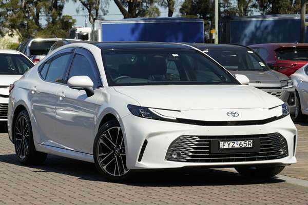 2025 Toyota Camry SL AXVH80R