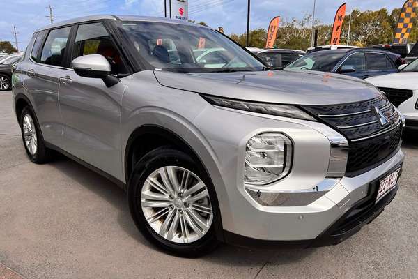 2024 Mitsubishi Outlander ES ZM