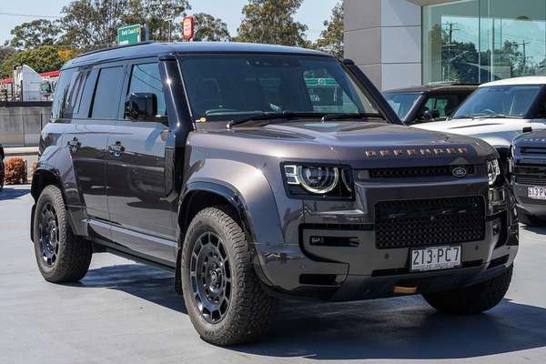 2025 Land Rover Defender 110 P635 OCTA L663