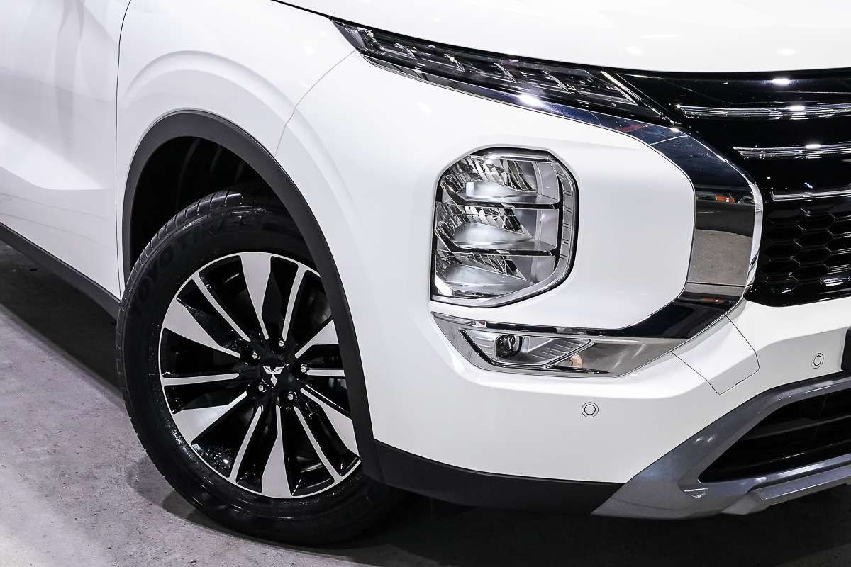 2025 Mitsubishi Outlander LS ZM